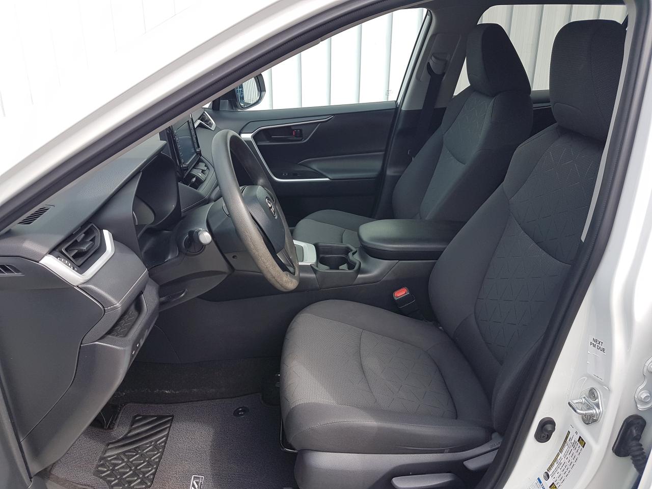 2022 Toyota RAV4 LE AWD *HEATED SEATS* Photo