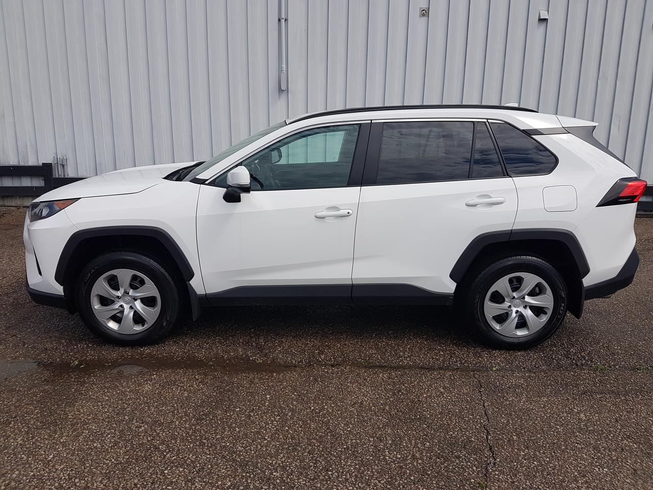 2022 Toyota RAV4 LE AWD *HEATED SEATS* Photo