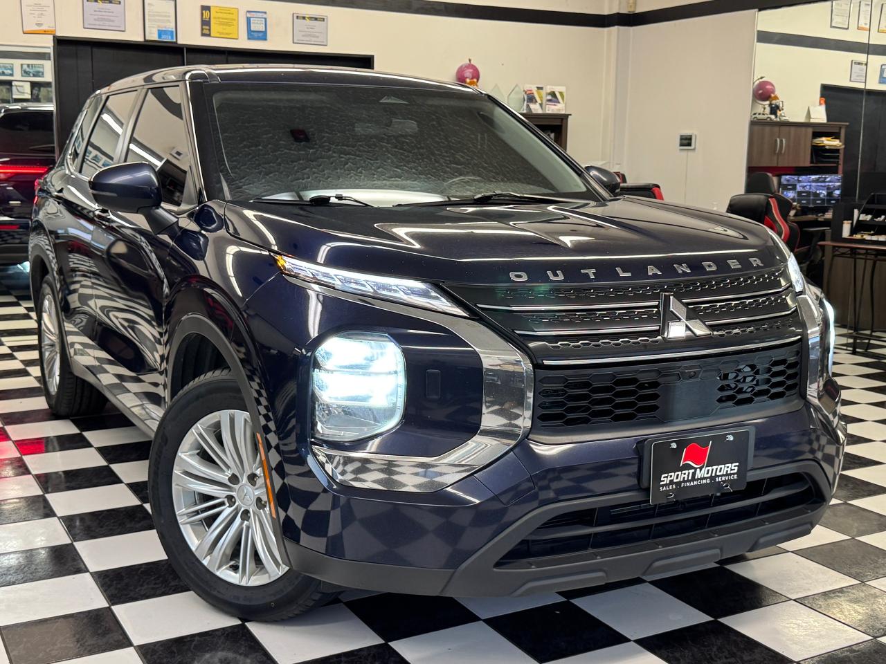 2022 Mitsubishi Outlander ES S-AWC+New Tires+Brakes+Blind Spot+CLEAN CARFAX Photo