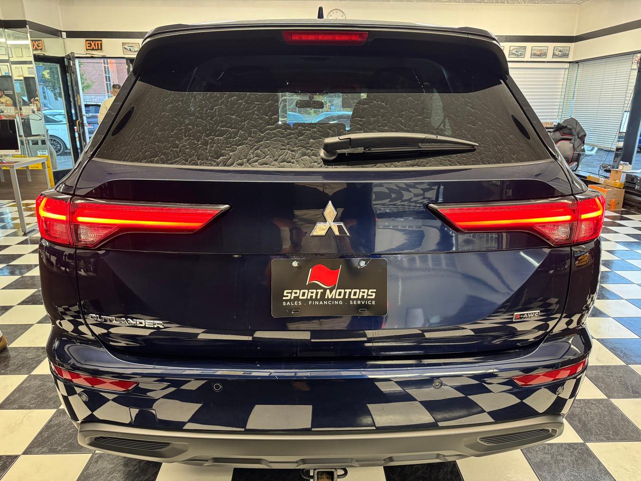 2022 Mitsubishi Outlander ES S-AWC+New Tires+Brakes+Blind Spot+CLEAN CARFAX Photo