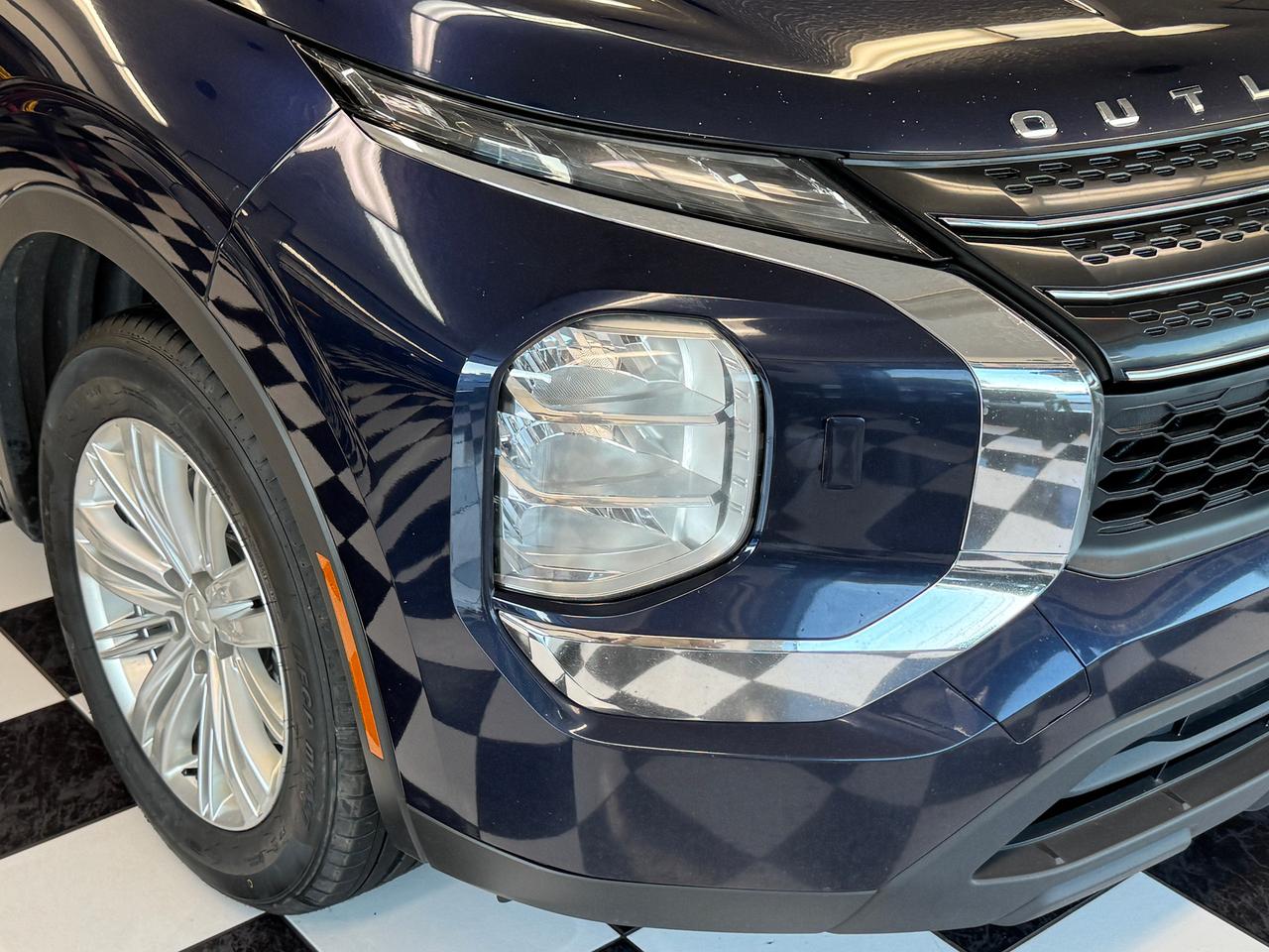 2022 Mitsubishi Outlander ES S-AWC+New Tires+Brakes+Blind Spot+CLEAN CARFAX Photo