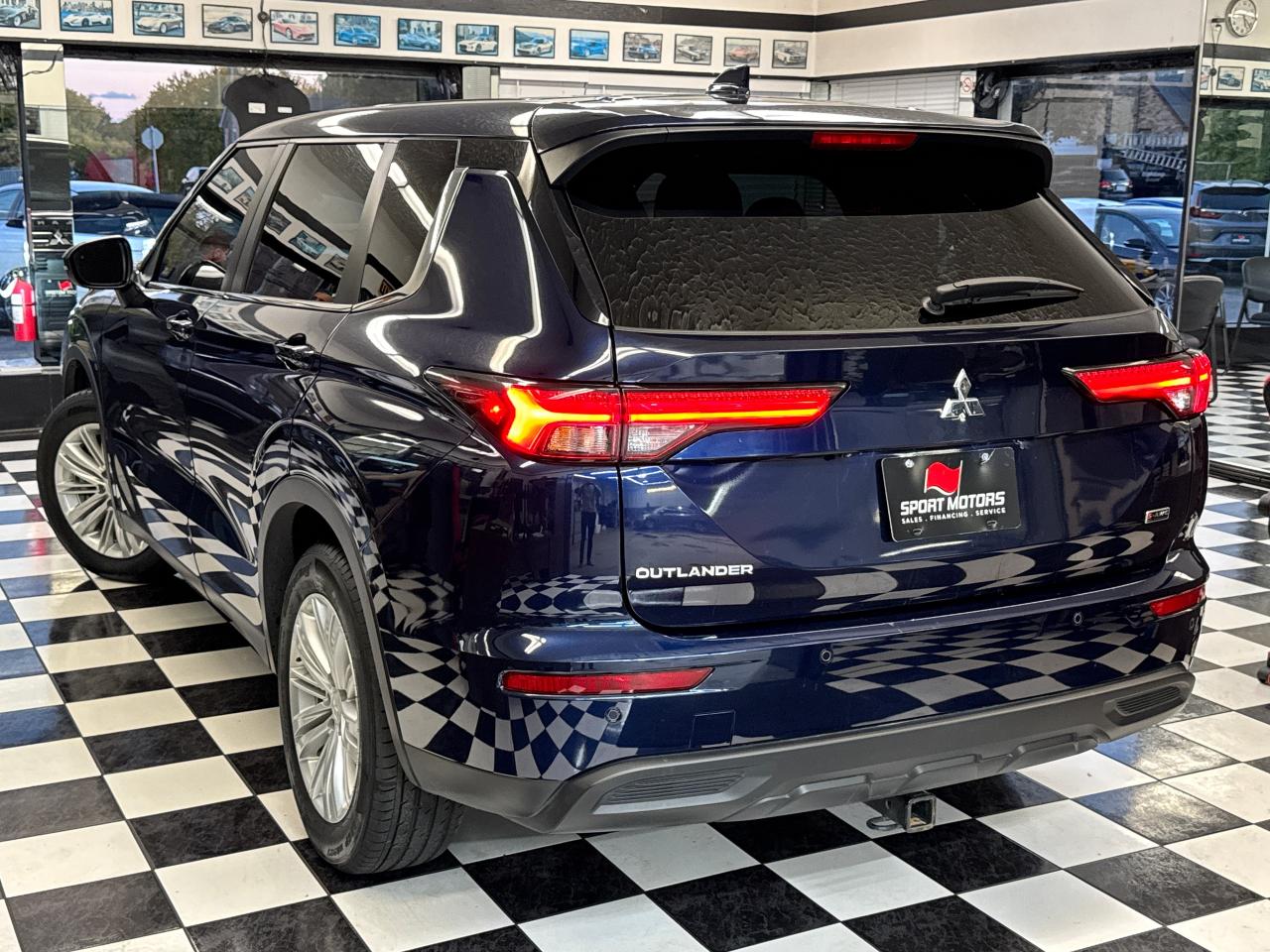 2022 Mitsubishi Outlander ES S-AWC+New Tires+Brakes+Blind Spot+CLEAN CARFAX Photo17