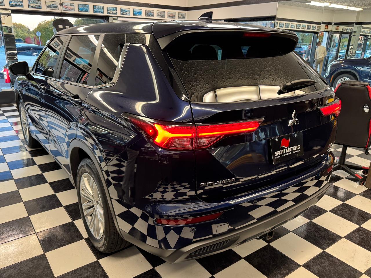 2022 Mitsubishi Outlander ES S-AWC+New Tires+Brakes+Blind Spot+CLEAN CARFAX Photo