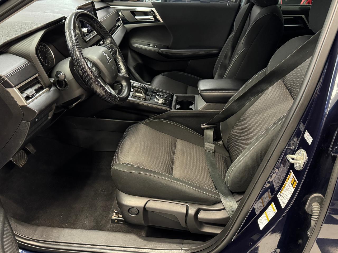 2022 Mitsubishi Outlander ES S-AWC+New Tires+Brakes+Blind Spot+CLEAN CARFAX Photo