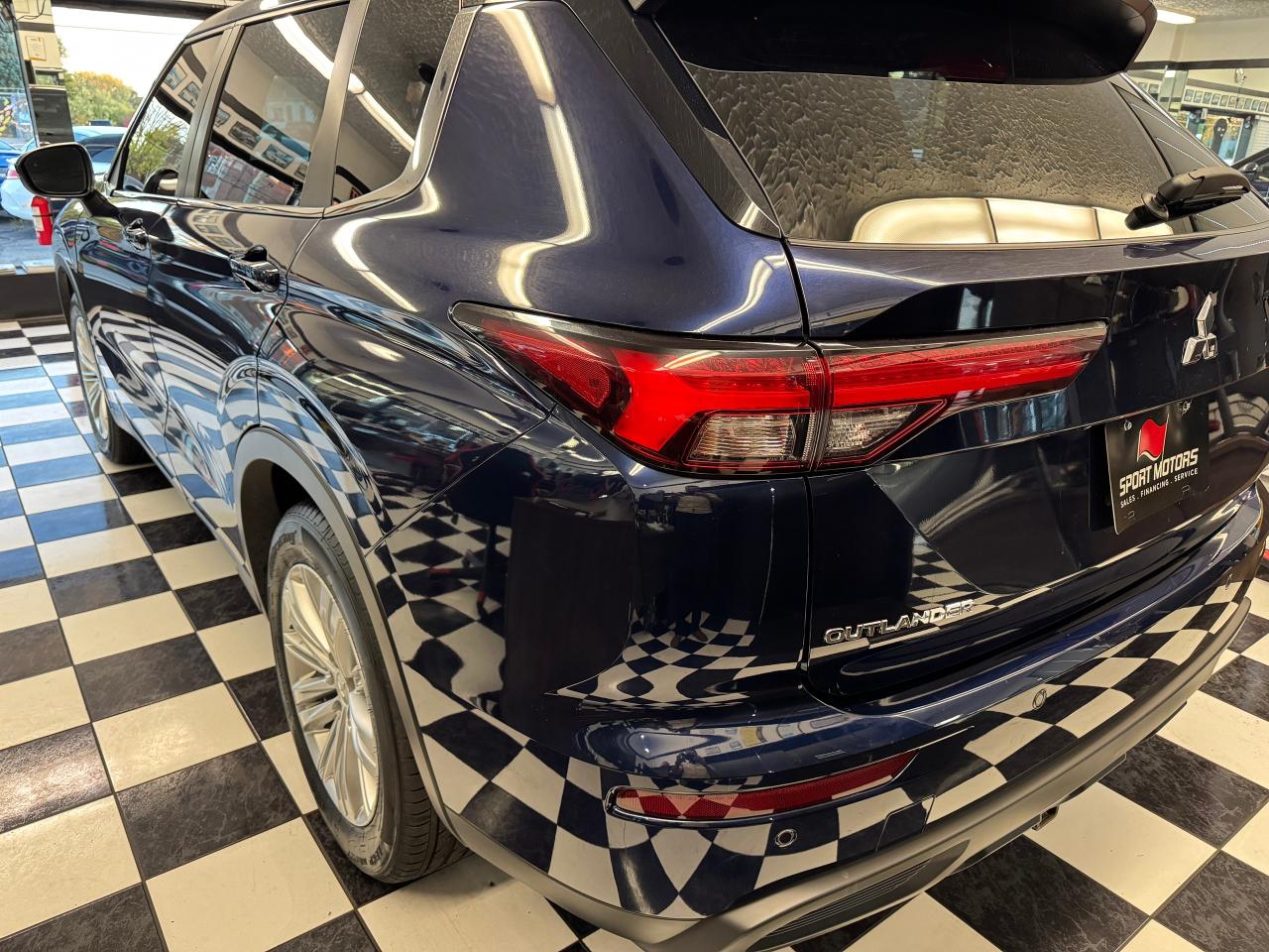 2022 Mitsubishi Outlander ES S-AWC+New Tires+Brakes+Blind Spot+CLEAN CARFAX Photo