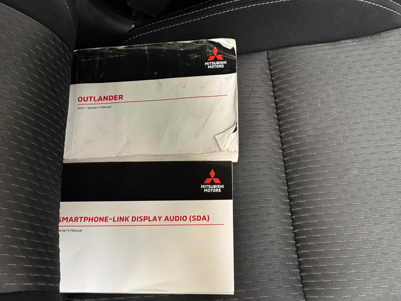 2022 Mitsubishi Outlander ES S-AWC+New Tires+Brakes+Blind Spot+CLEAN CARFAX Photo