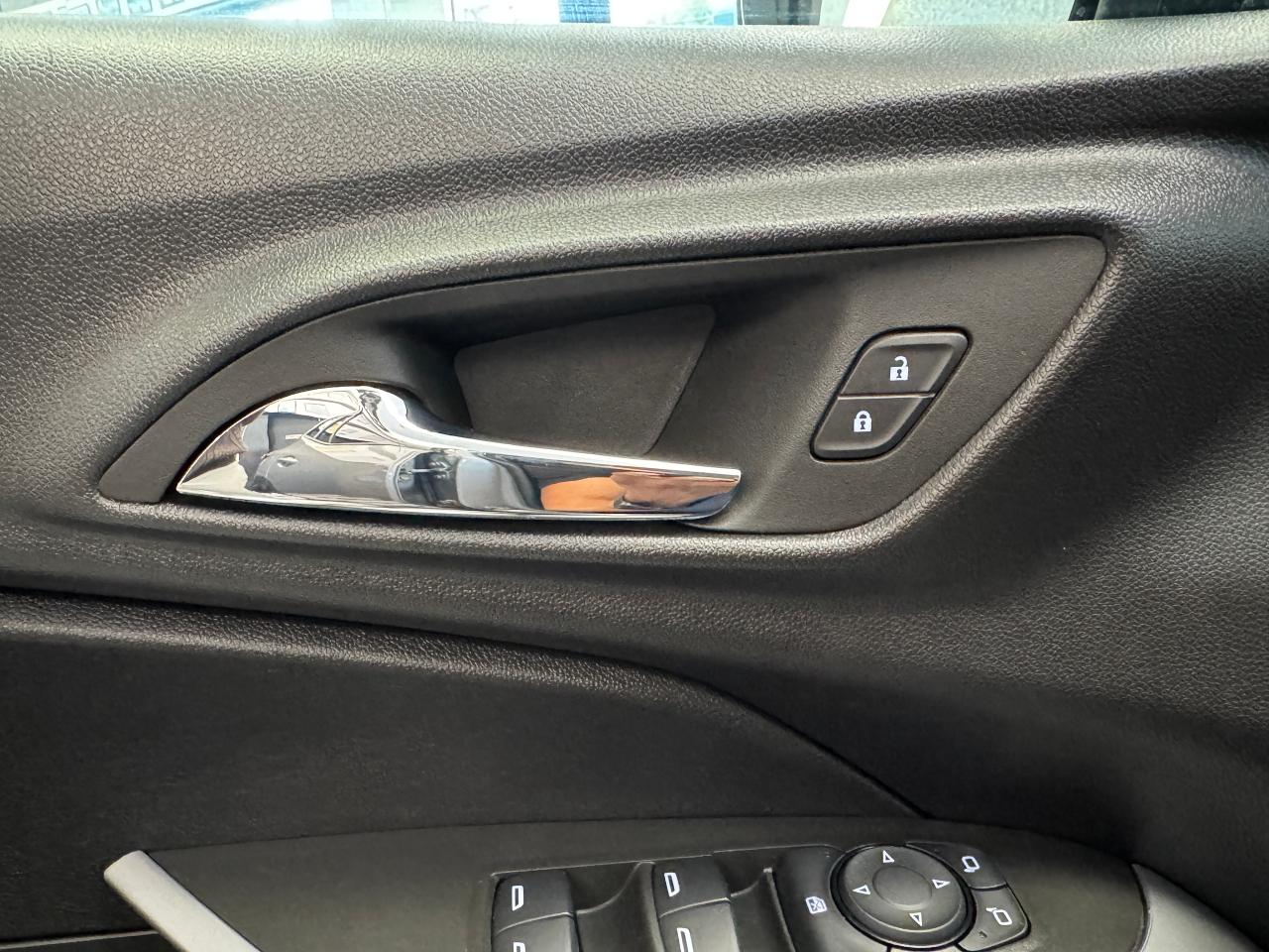 2024 Chevrolet Trax LS+Remote Start+LIKE NEW+ONE OWNER+CLEAN CARFAX Photo