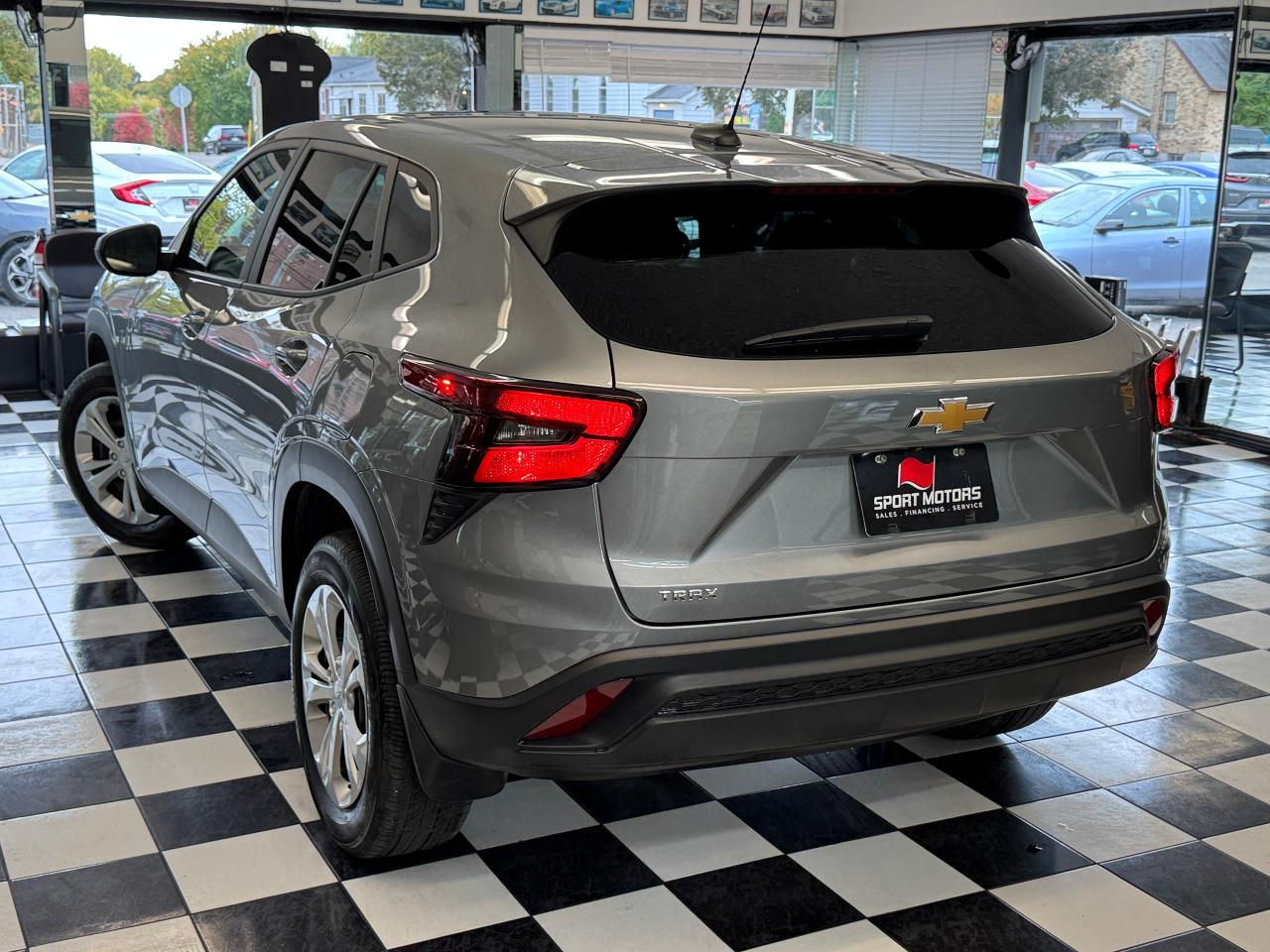 2024 Chevrolet Trax LS+Remote Start+LIKE NEW+ONE OWNER+CLEAN CARFAX Photo