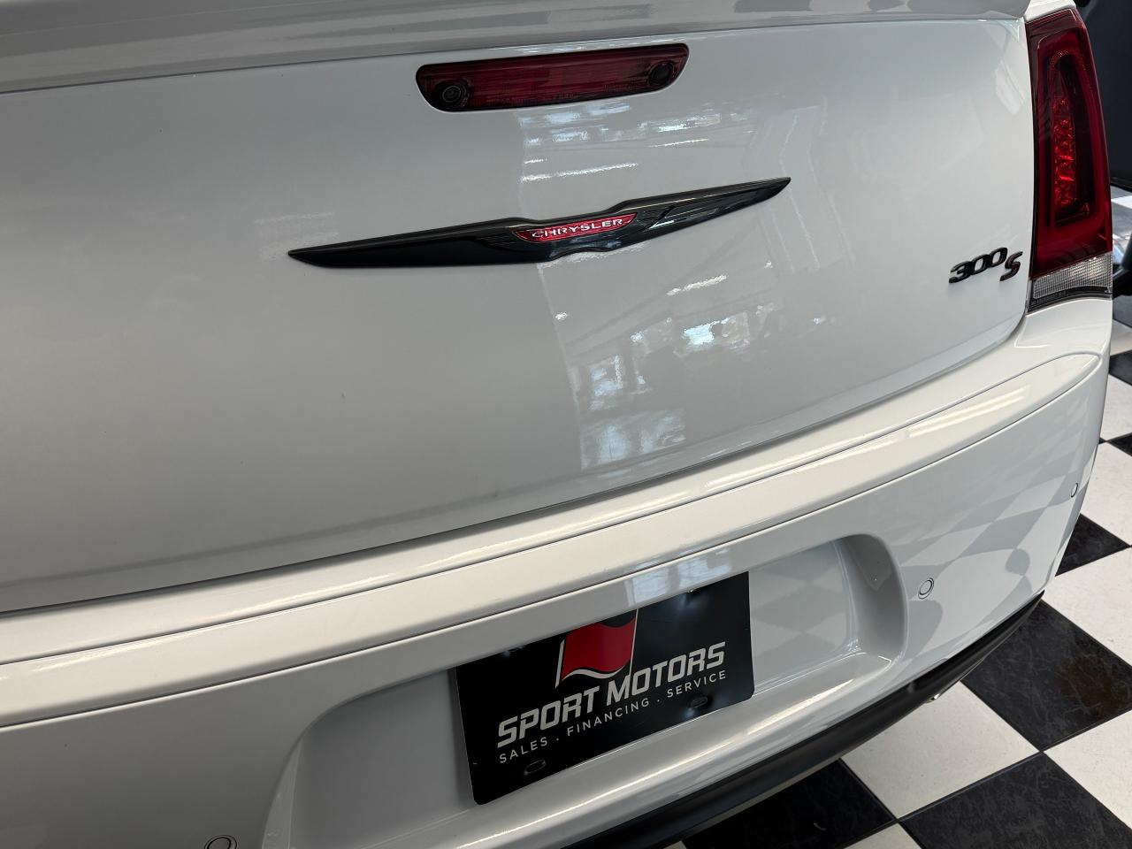 2023 Chrysler 300 300S RWD+Adaptive Cruise+Roof+LIKE NEW Photo