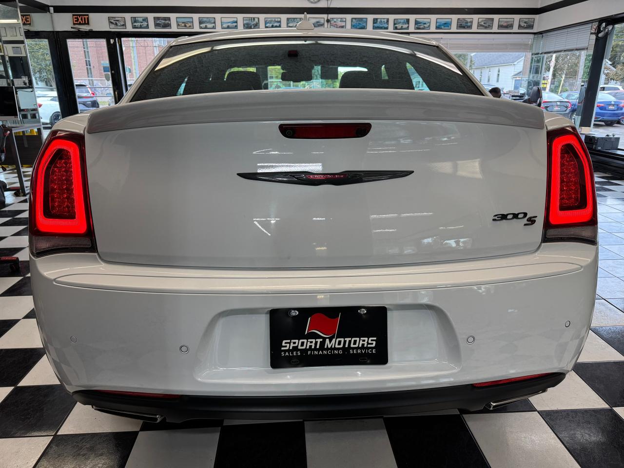 2023 Chrysler 300 300S RWD+Adaptive Cruise+Roof+LIKE NEW Photo9