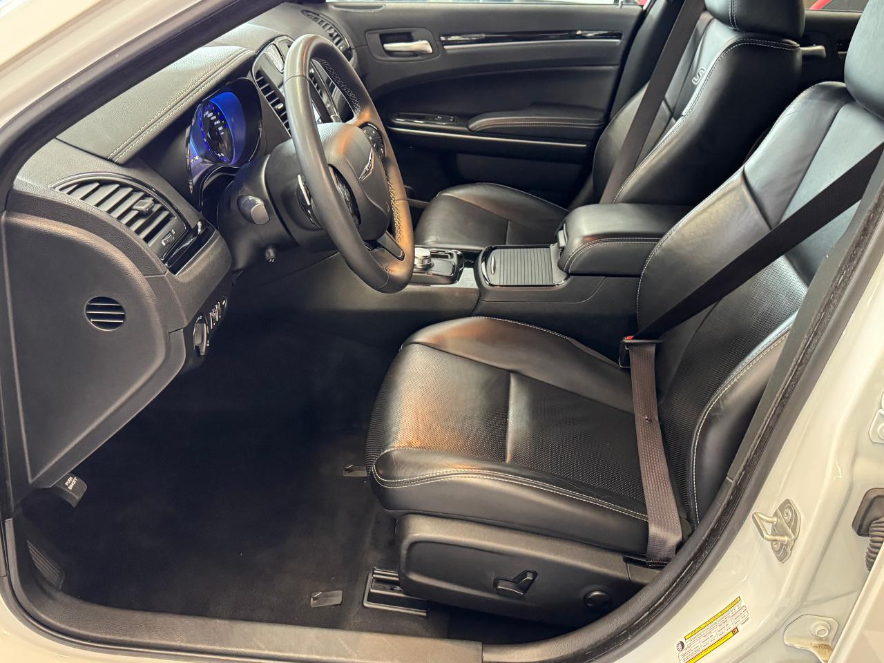 2023 Chrysler 300 300S RWD+Adaptive Cruise+Roof+LIKE NEW Photo