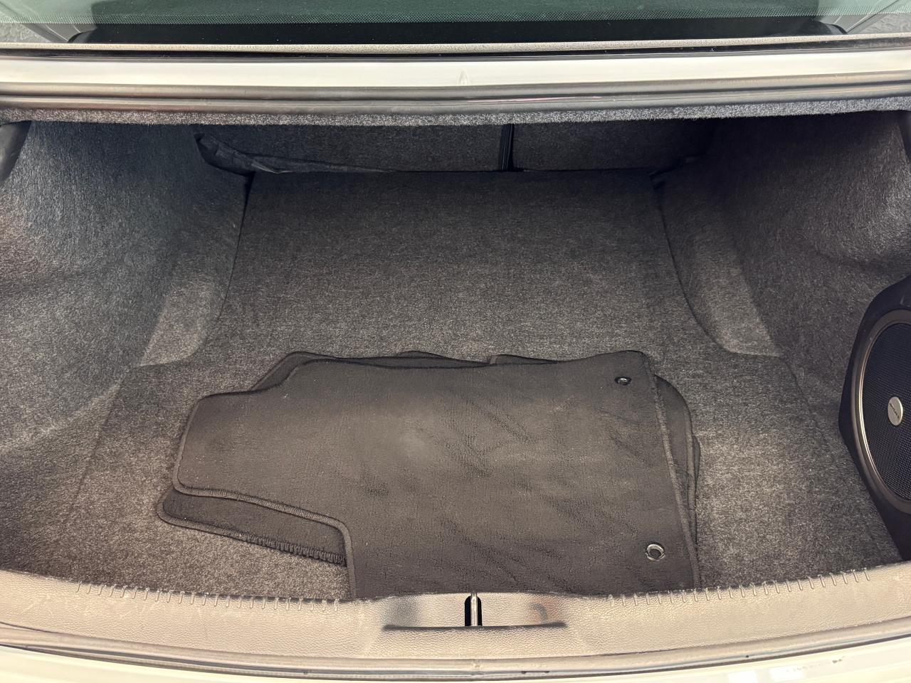 2023 Chrysler 300 300S RWD+Adaptive Cruise+Roof+LIKE NEW Photo