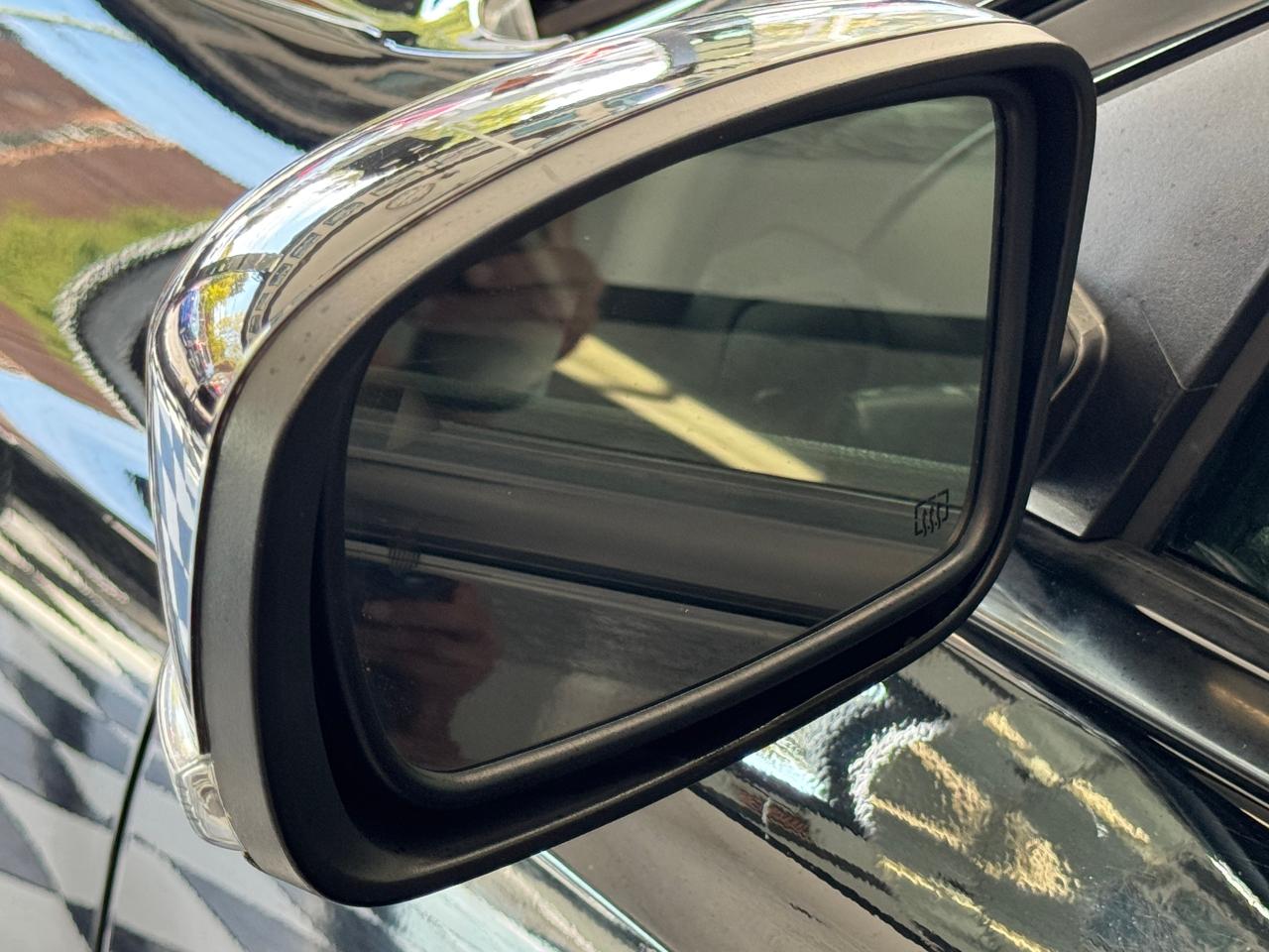 2023 Chrysler 300 300 Touring L AWD+ONE OWNER+CLEAN CARFAX Photo