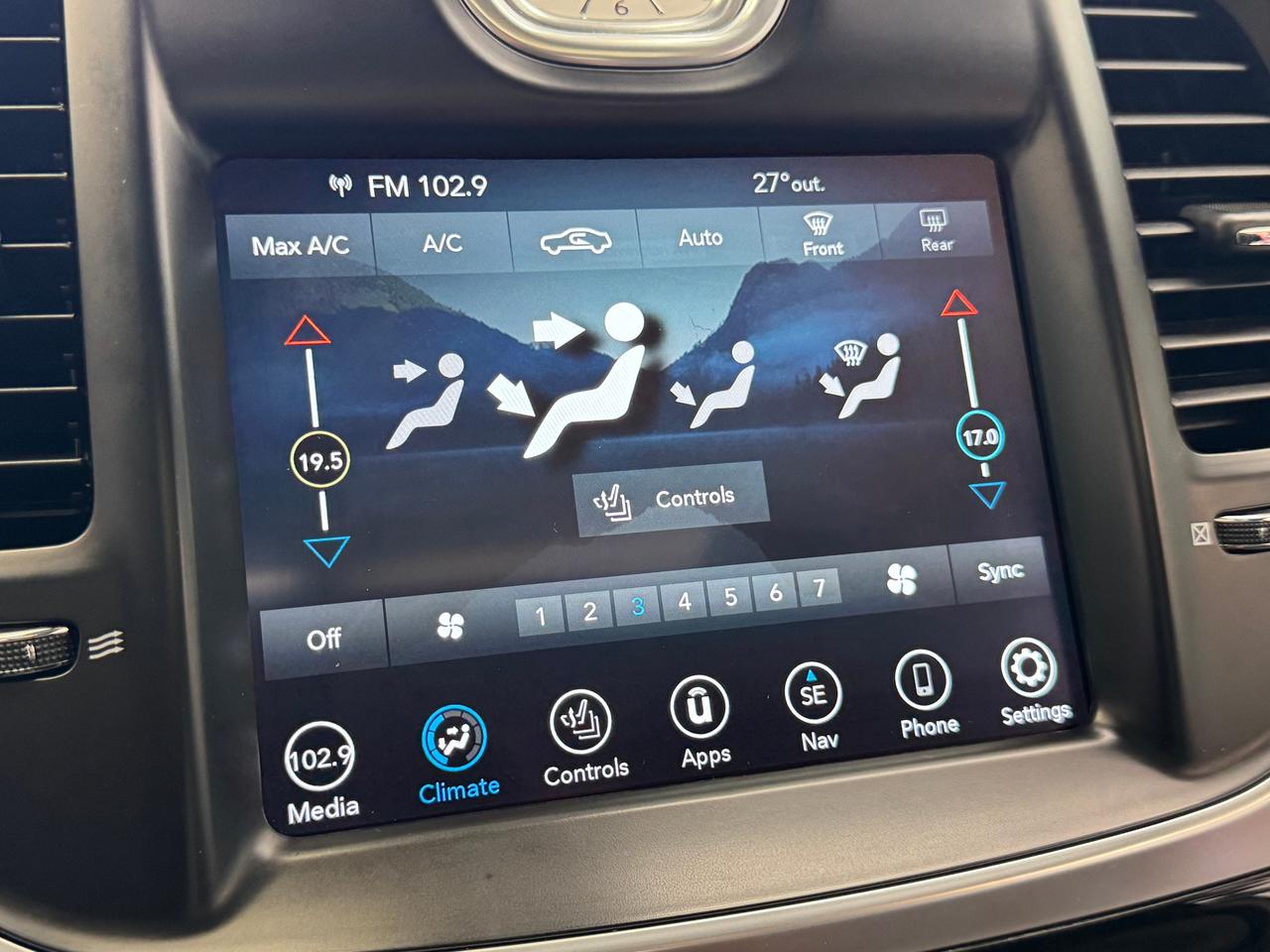 2023 Chrysler 300 300 Touring L AWD+ONE OWNER+CLEAN CARFAX Photo