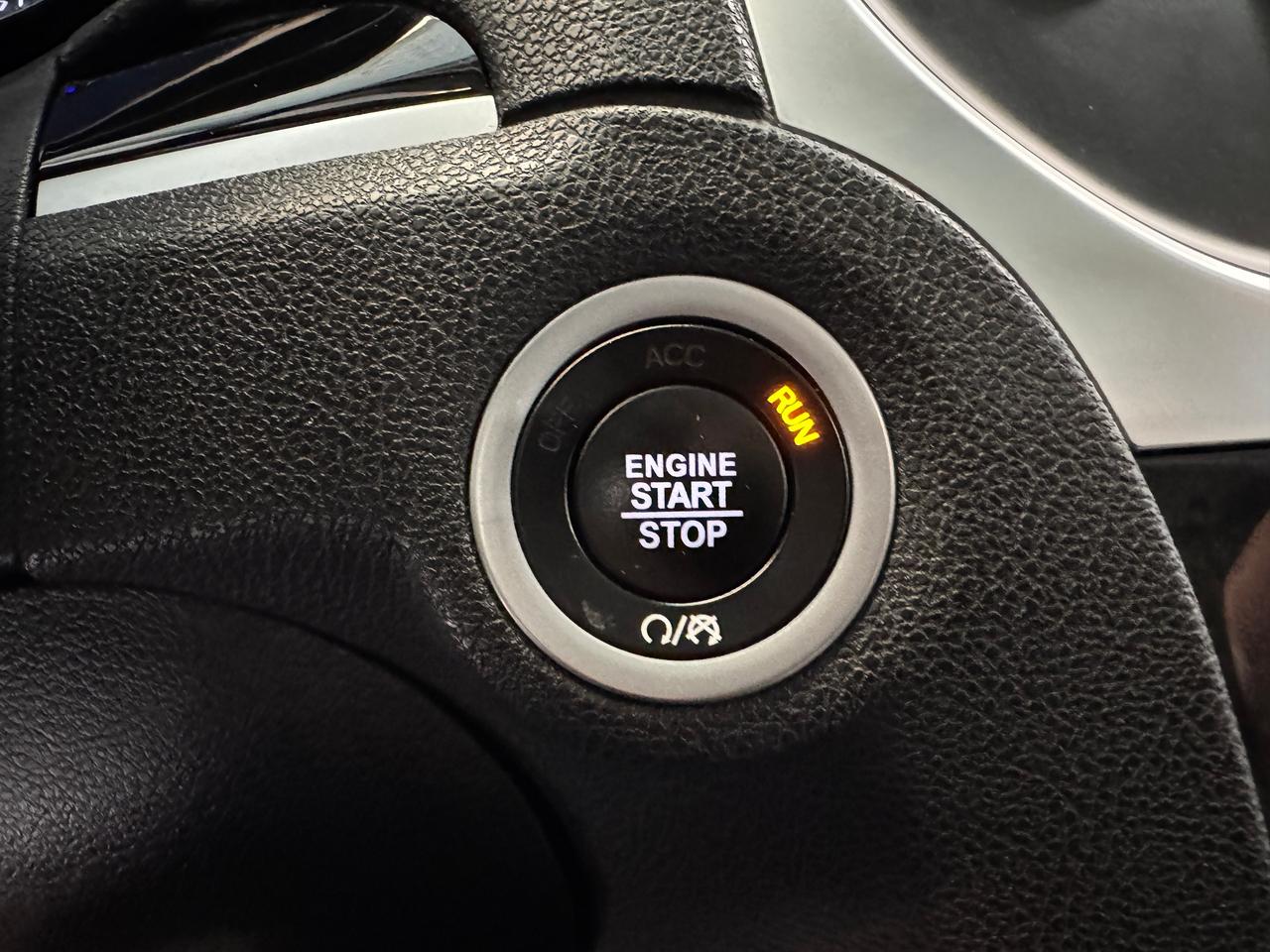 2023 Chrysler 300 300 Touring L AWD+ONE OWNER+CLEAN CARFAX Photo