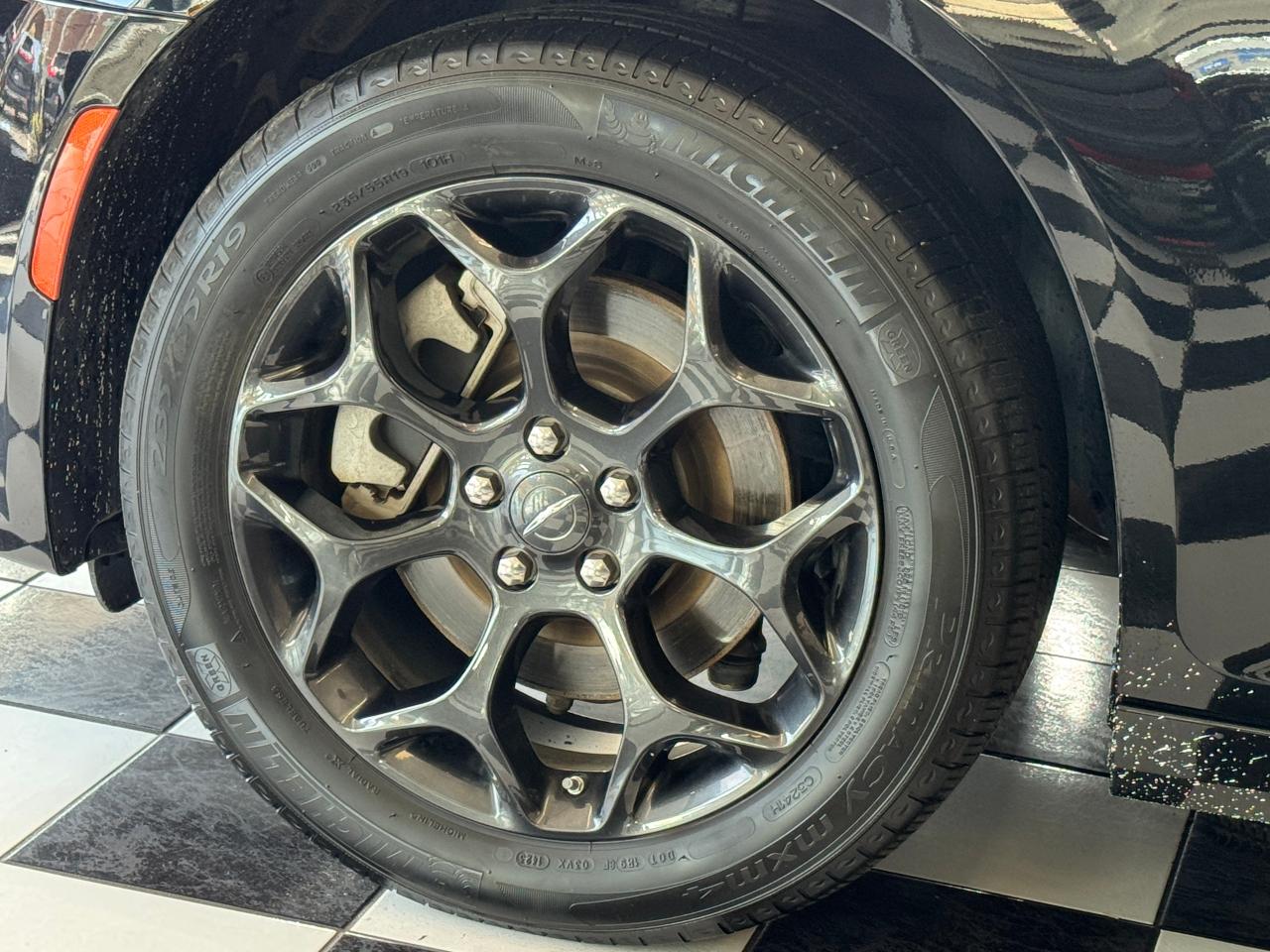 2023 Chrysler 300 300 Touring L AWD+ONE OWNER+CLEAN CARFAX Photo