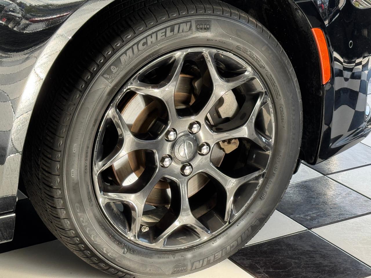 2023 Chrysler 300 300 Touring L AWD+ONE OWNER+CLEAN CARFAX Photo