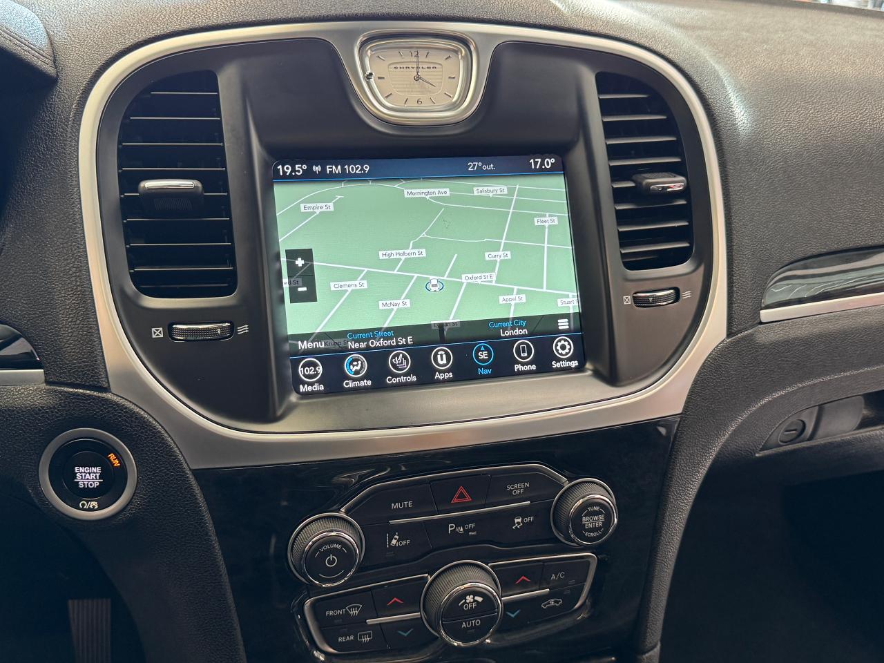 2023 Chrysler 300 300 Touring L AWD+ONE OWNER+CLEAN CARFAX Photo