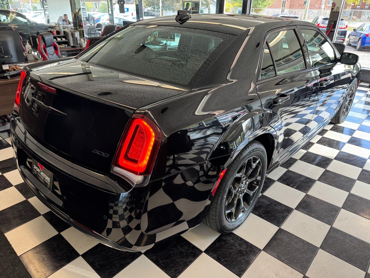 2023 Chrysler 300 300 Touring L AWD+ONE OWNER+CLEAN CARFAX Photo