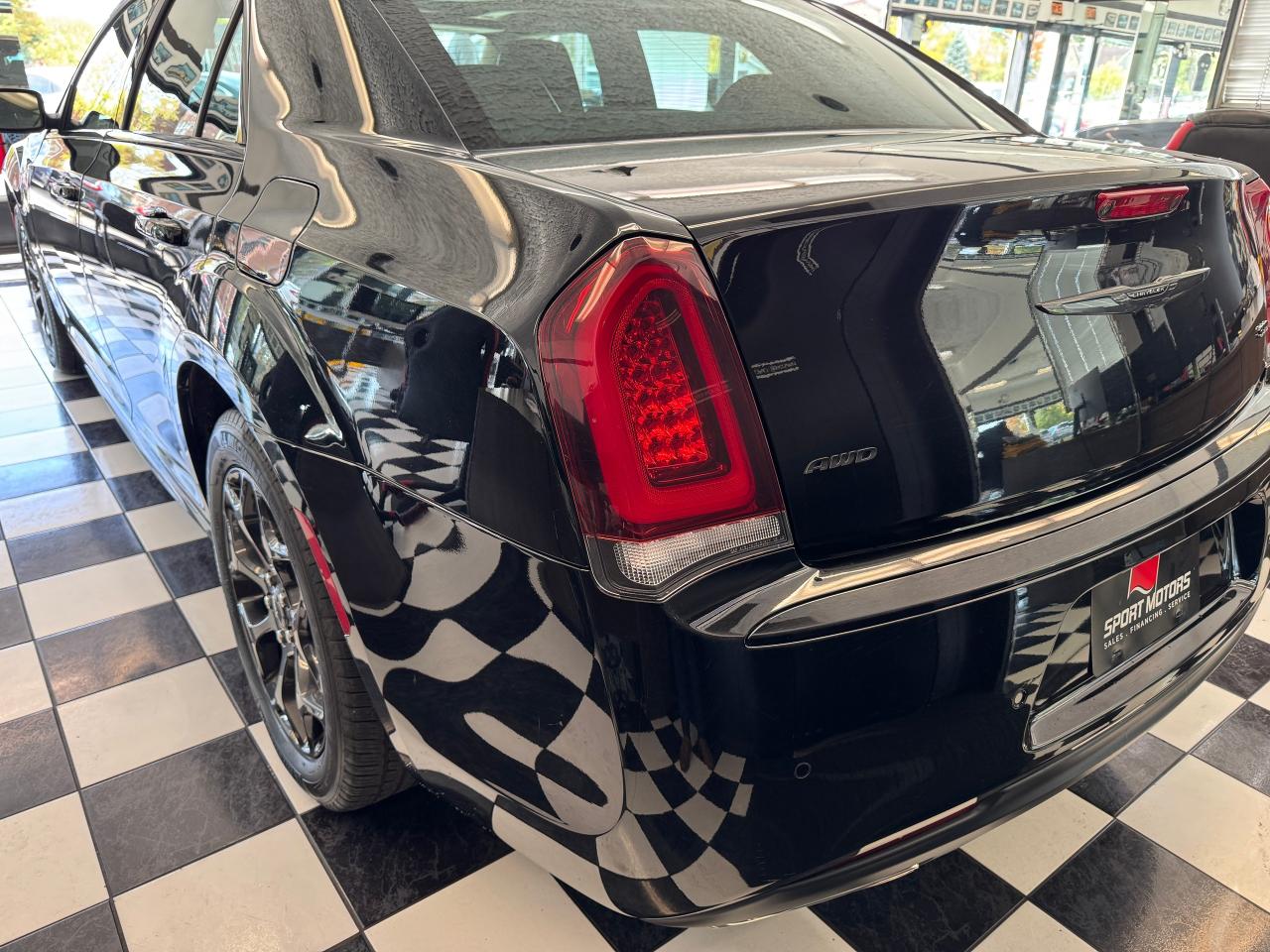 2023 Chrysler 300 300 Touring L AWD+ONE OWNER+CLEAN CARFAX Photo98