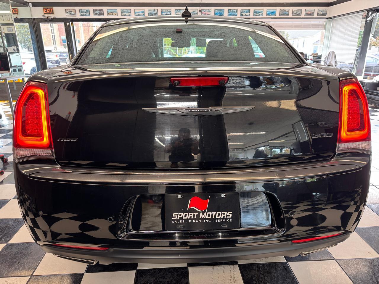 2023 Chrysler 300 300 Touring L AWD+ONE OWNER+CLEAN CARFAX Photo