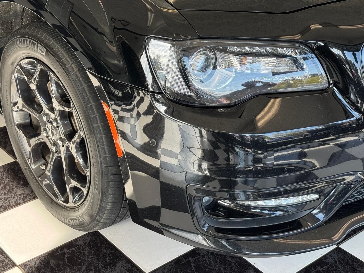 2023 Chrysler 300 300 Touring L AWD+ONE OWNER+CLEAN CARFAX Photo