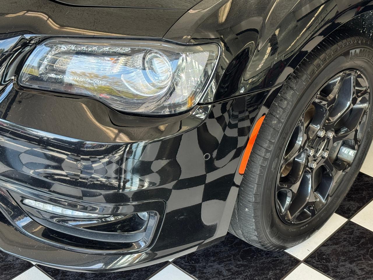 2023 Chrysler 300 300 Touring L AWD+ONE OWNER+CLEAN CARFAX Photo