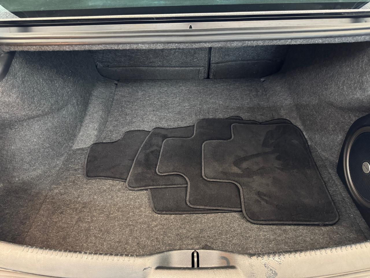 2023 Chrysler 300 300 Touring L AWD+ONE OWNER+CLEAN CARFAX Photo