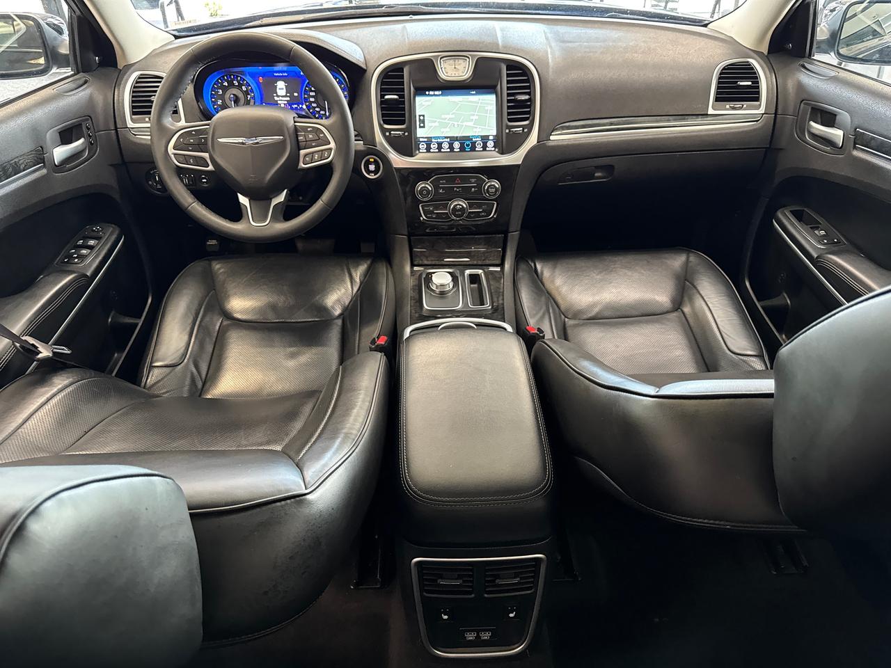 2023 Chrysler 300 300 Touring L AWD+ONE OWNER+CLEAN CARFAX Photo