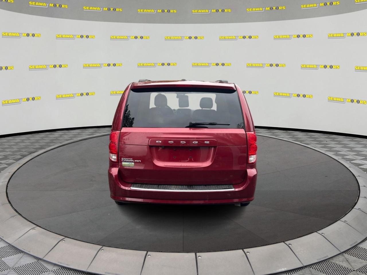 2016 Dodge Grand Caravan SE - Photo #4