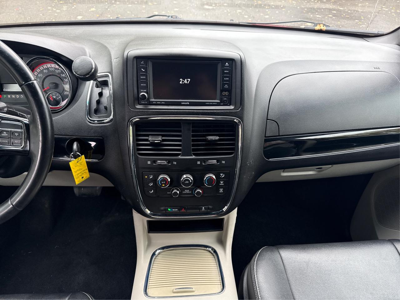 2016 Dodge Grand Caravan SE - Photo #11