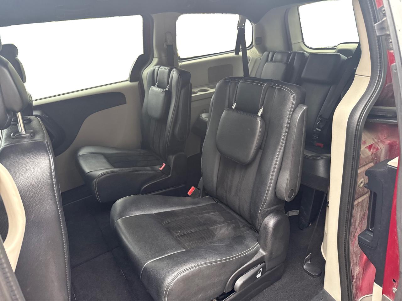 2016 Dodge Grand Caravan SE - Photo #12
