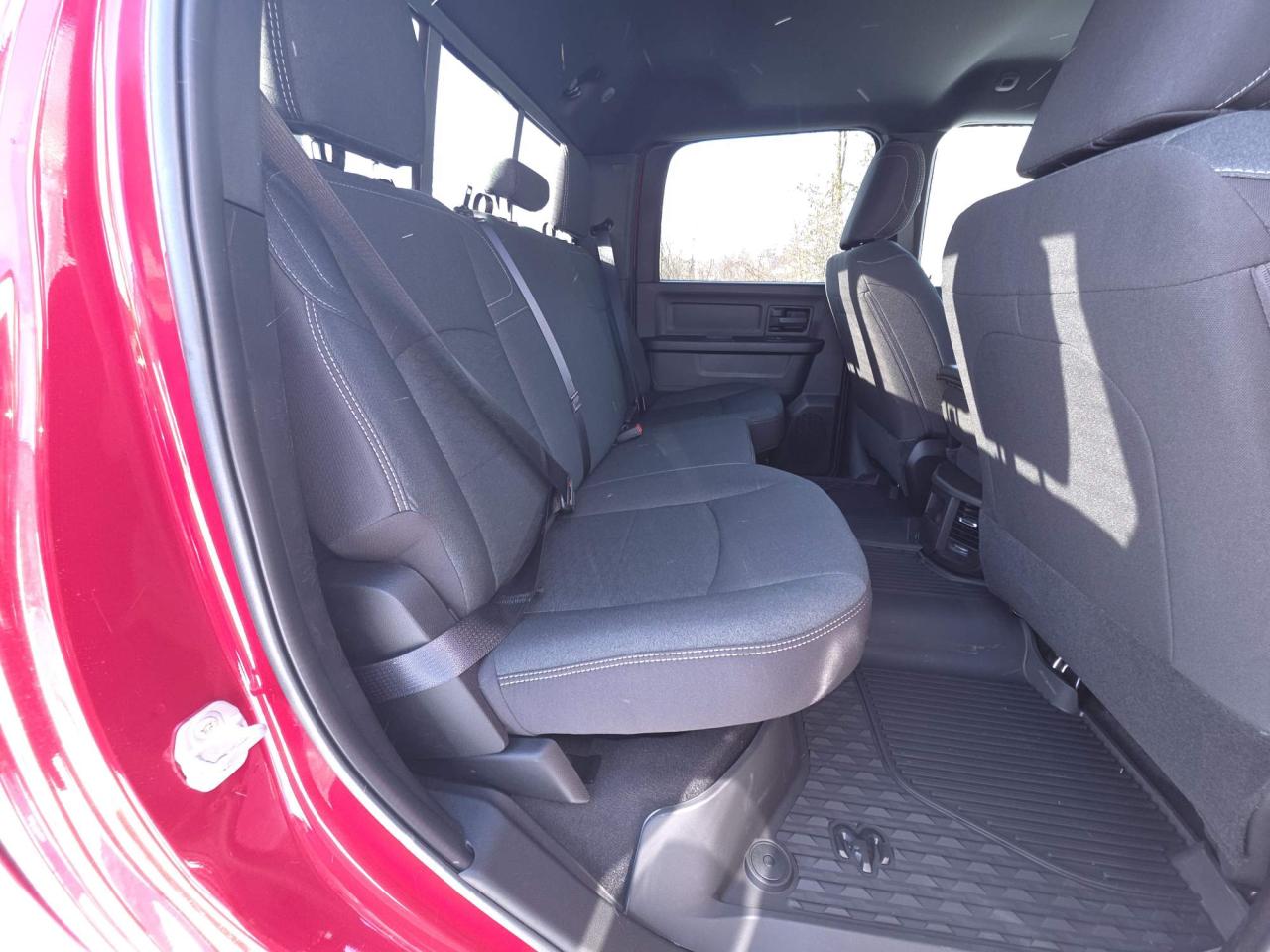 2026 RAM 2500 Tradesman 2026 RAM 2500 BLACK EXPRESS CREW CAB 4X4 Photo