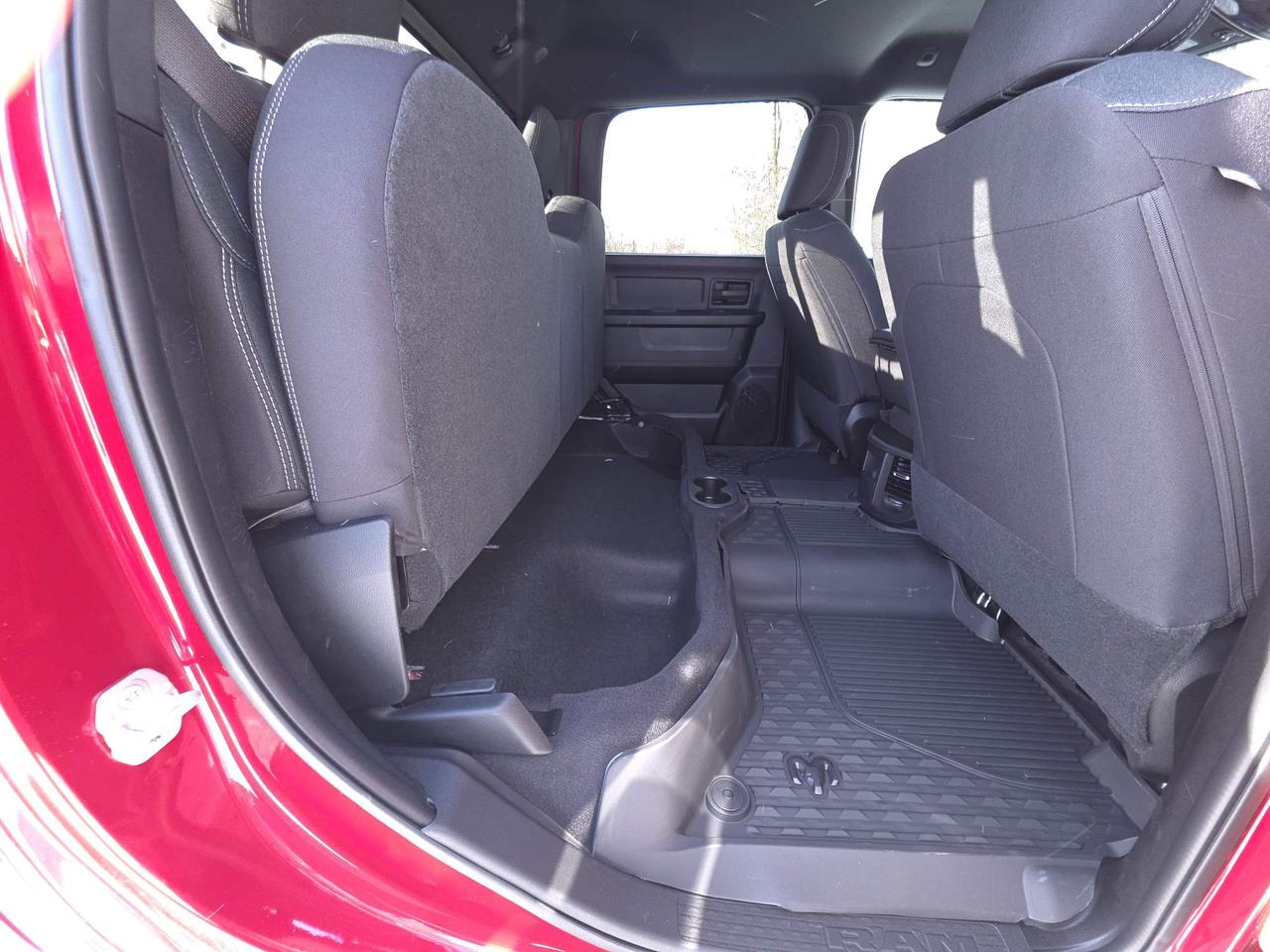 2026 RAM 2500 Tradesman 2026 RAM 2500 BLACK EXPRESS CREW CAB 4X4, 0% FINANCING UP TO 60 MONTHS! Photo