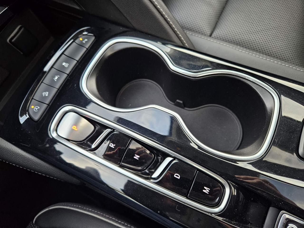 2021 Buick Envision Essence One Owner | Sport Touring | AWD | Leather | Sunroof | 20" Wheels Photo