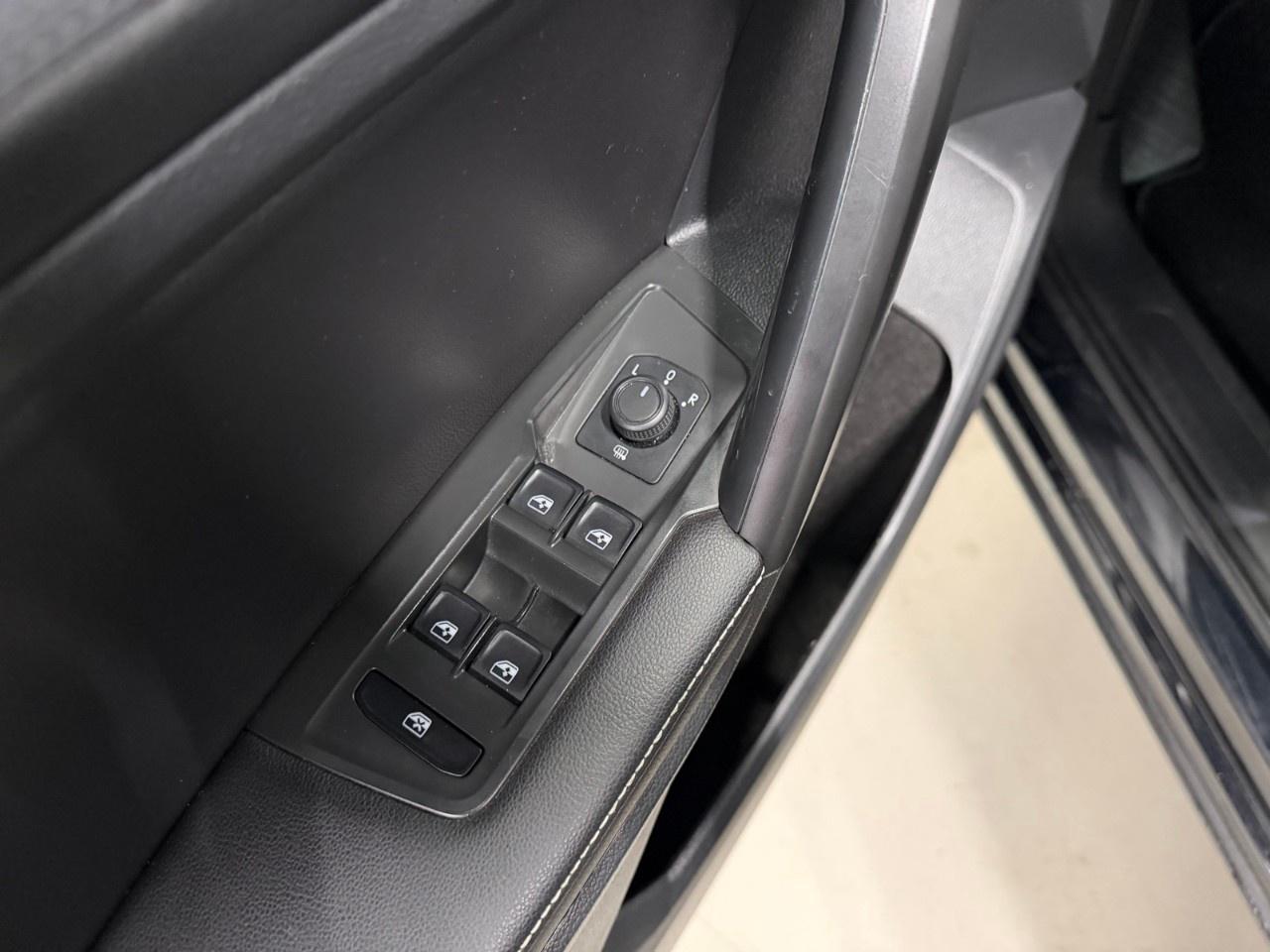 2024 Volkswagen Tiguan S Photo