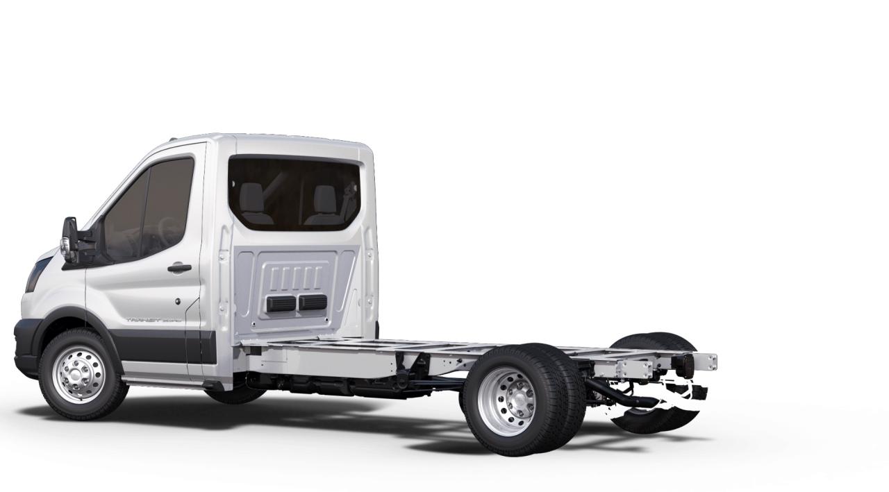2025 Ford Transit Chassis Cab BASE Photo5