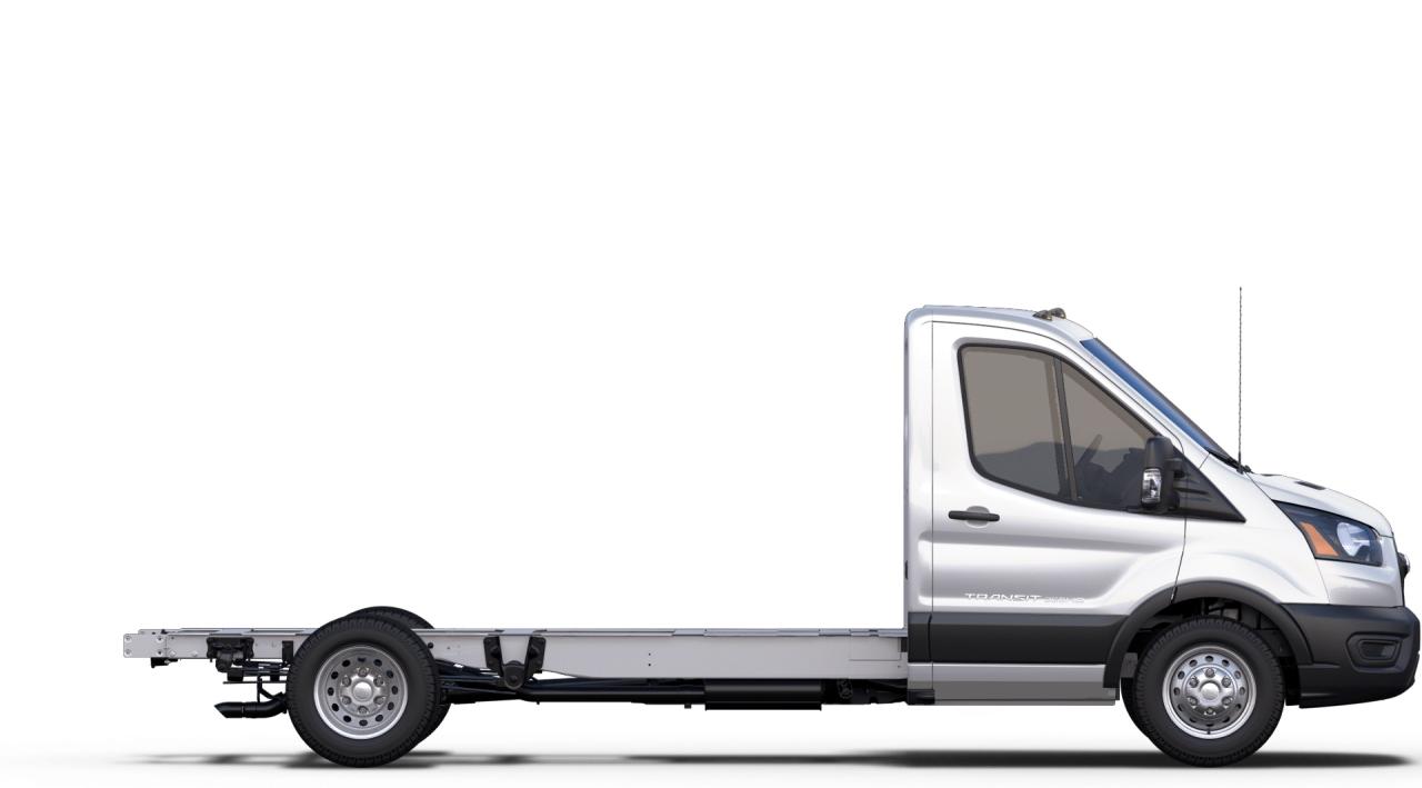 2025 Ford Transit Chassis Cab BASE Photo4