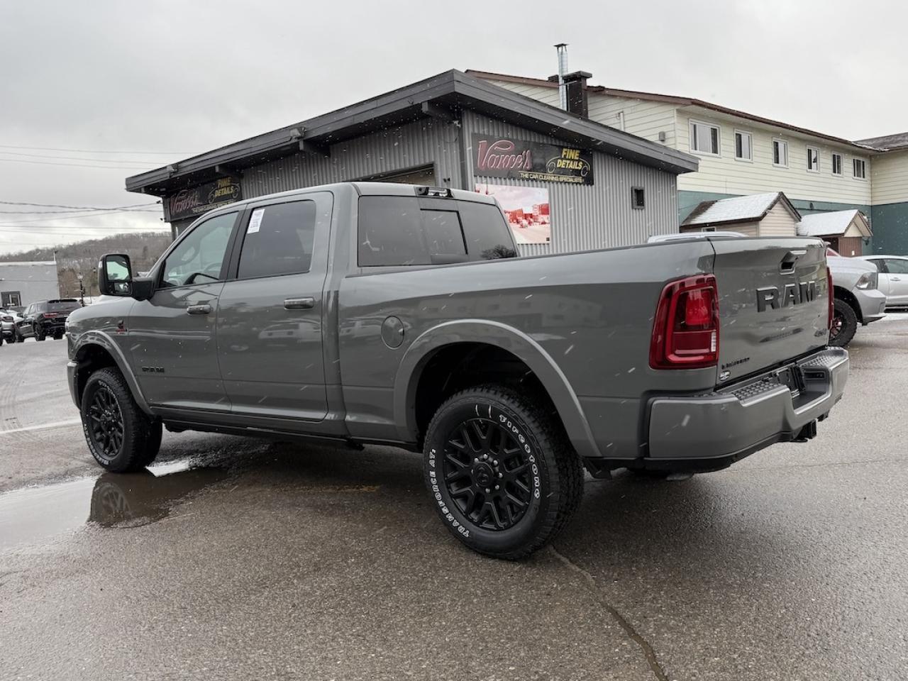 2026 RAM 3500 Limited 4x4 Photo4