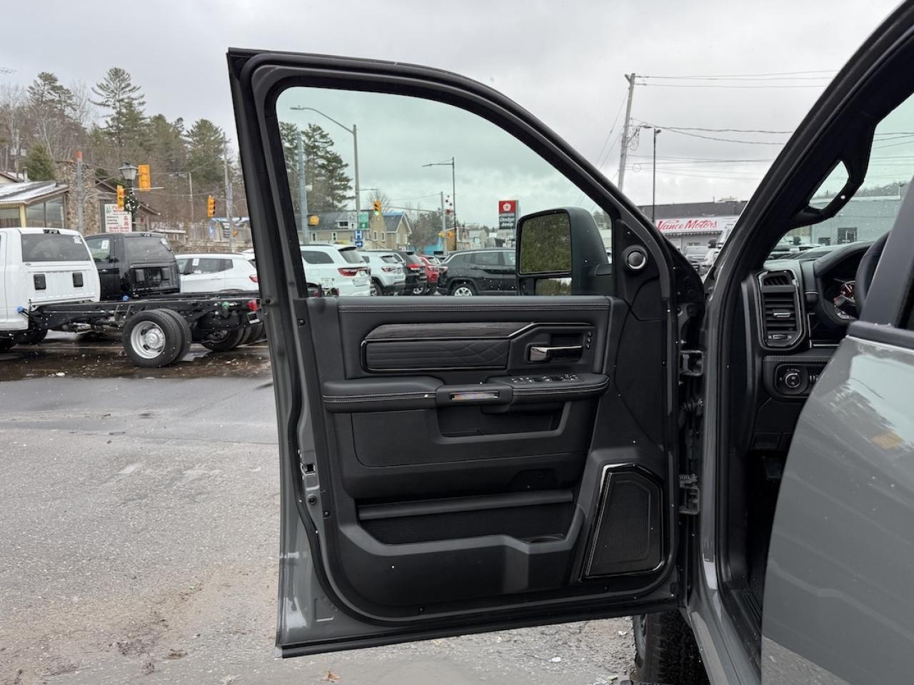 2026 RAM 3500 Limited 4x4 Photo