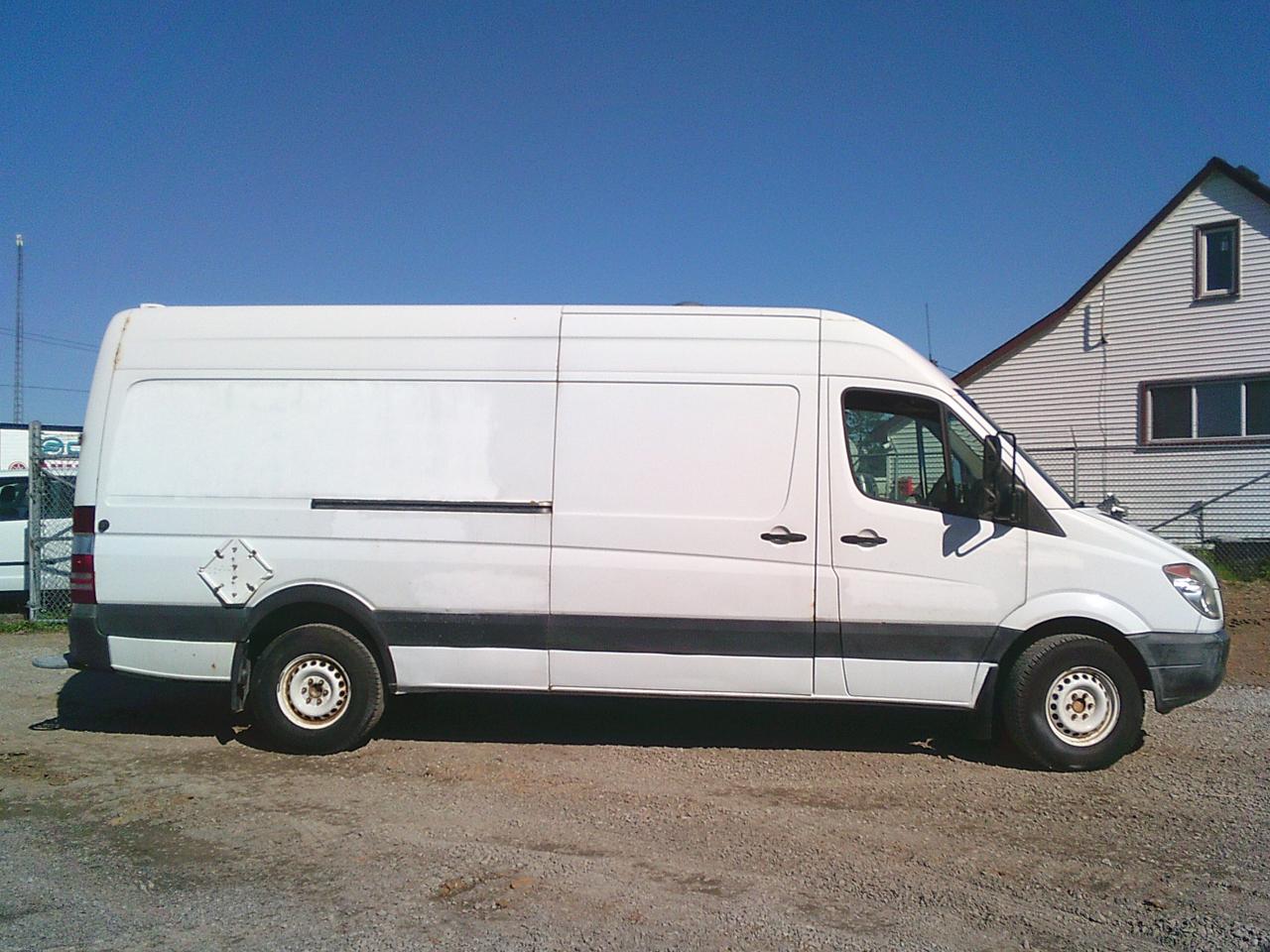 2008 Dodge Sprinter 2500 170 - Photo #2