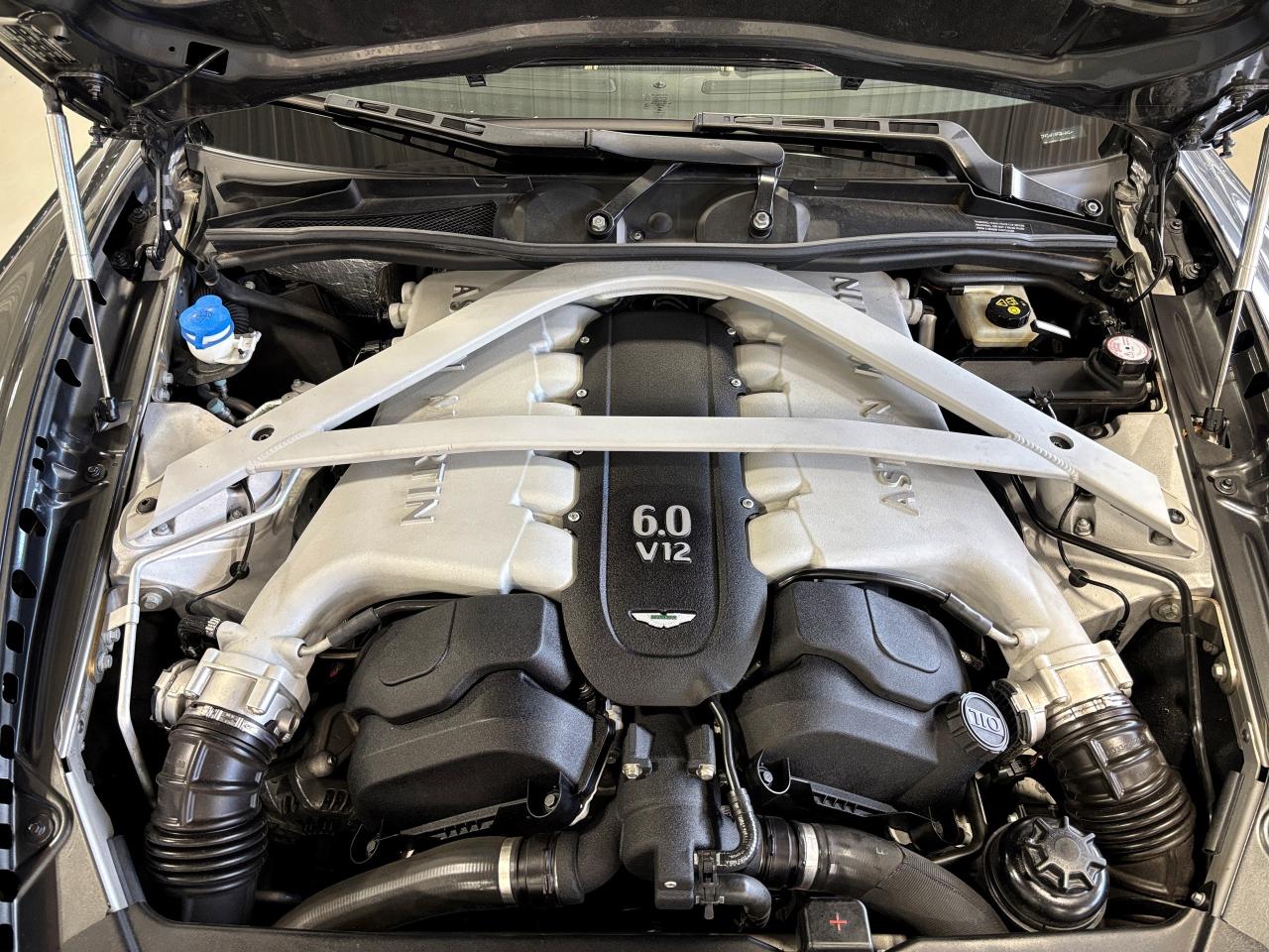 2015 Aston Martin DB9 Volante|V12|RWD|NO LUX TAX|CERAMICBRAKES|NAV|WOOD| - Photo #4