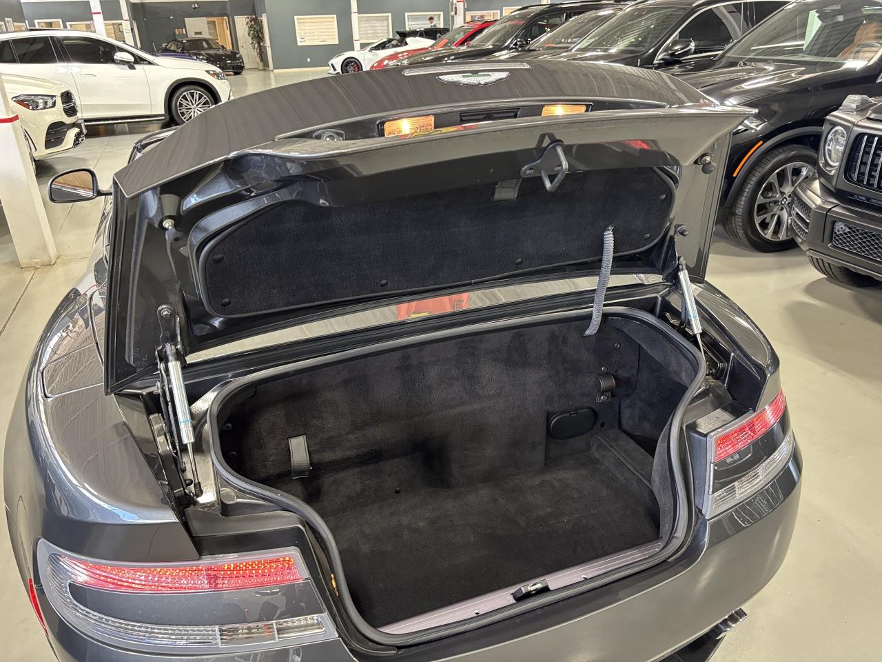 2015 Aston Martin DB9 Volante|V12|RWD|NO LUX TAX|CERAMICBRAKES|NAV|WOOD| - Photo #15