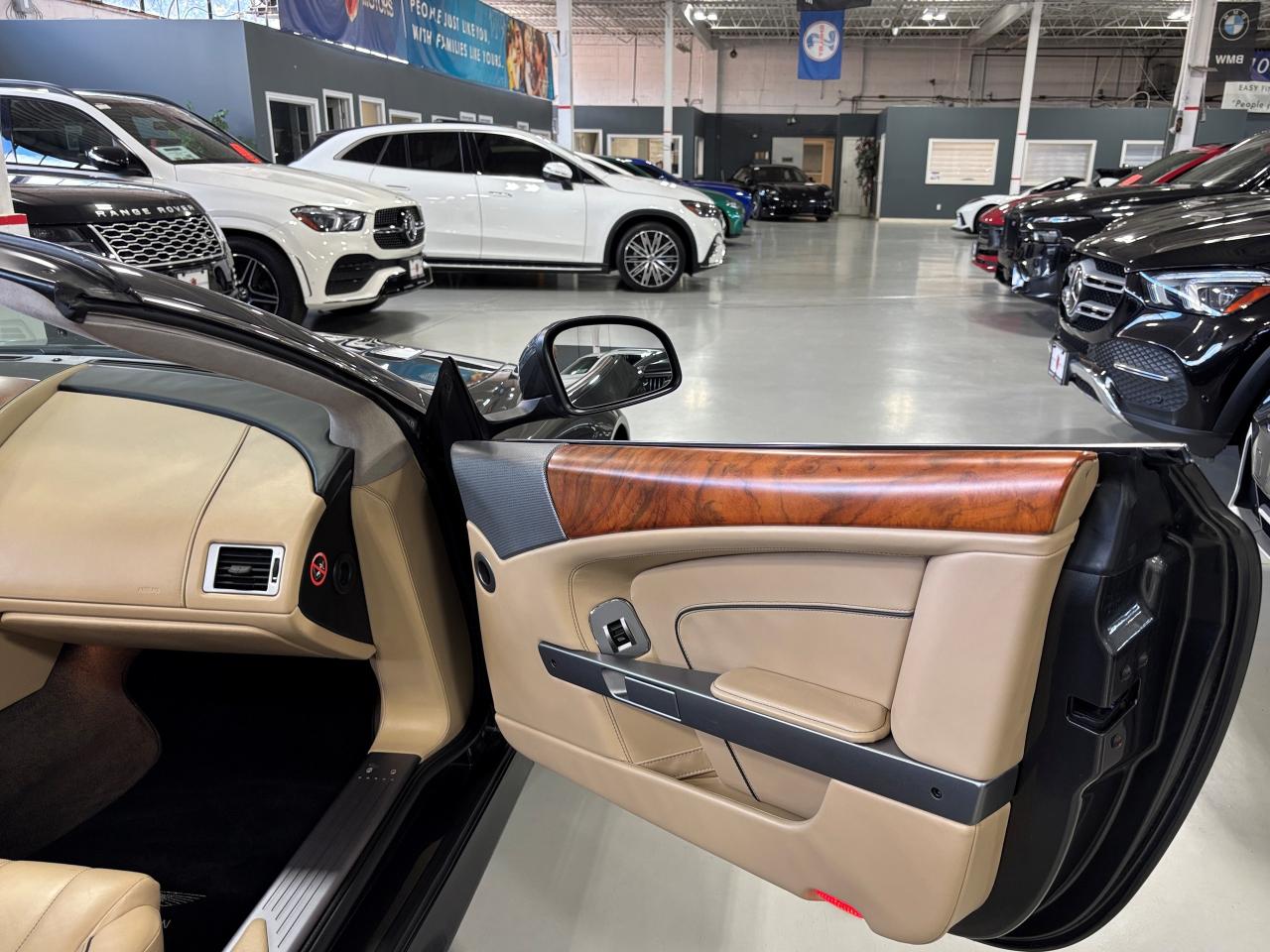 2015 Aston Martin DB9 Volante|V12|RWD|NO LUX TAX|CERAMICBRAKES|NAV|WOOD| - Photo #21