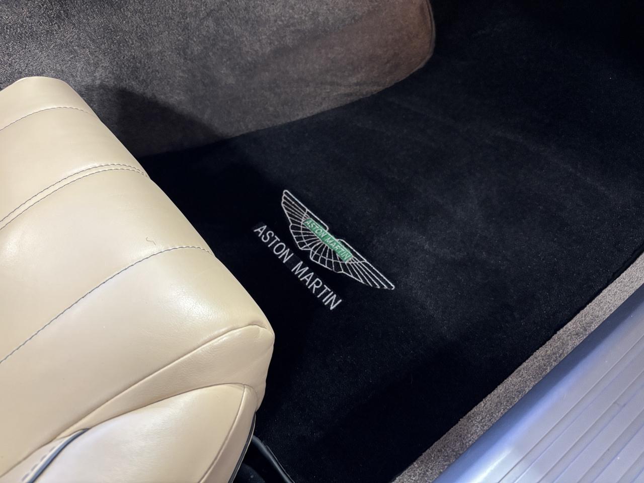 2015 Aston Martin DB9 Volante|V12|RWD|NO LUX TAX|CERAMICBRAKES|NAV|WOOD| - Photo #23