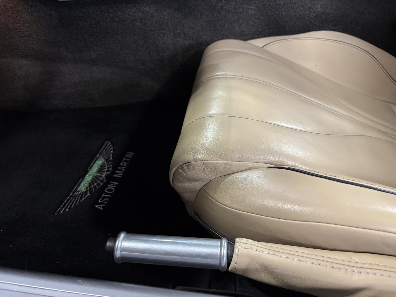 2015 Aston Martin DB9 Volante|V12|RWD|NO LUX TAX|CERAMICBRAKES|NAV|WOOD| - Photo #25