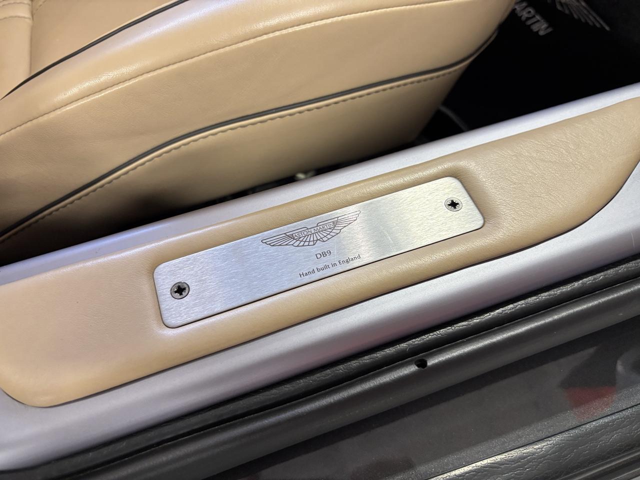 2015 Aston Martin DB9 Volante|V12|RWD|NO LUX TAX|CERAMICBRAKES|NAV|WOOD| - Photo #22