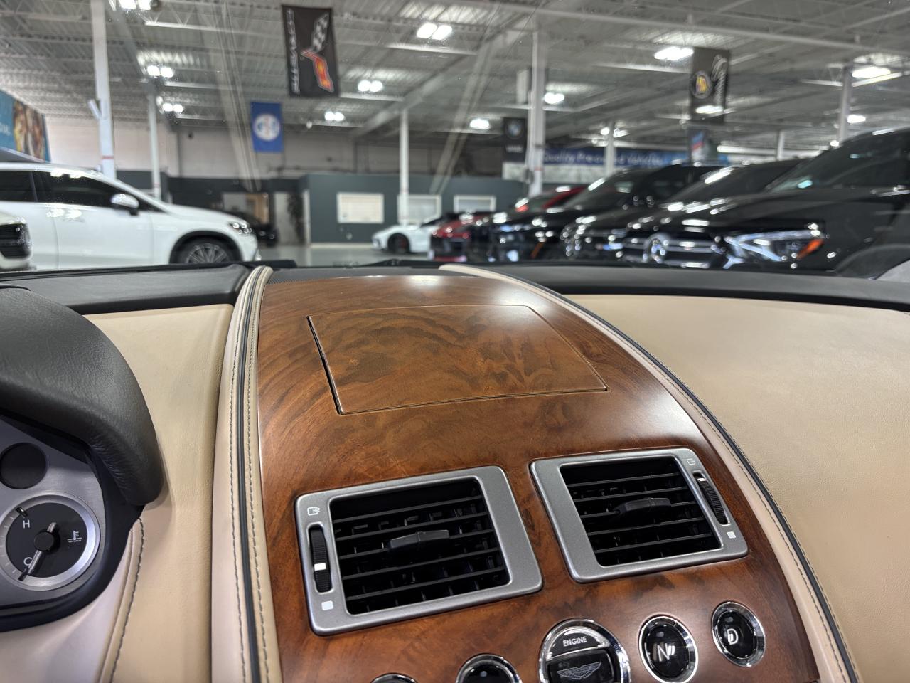 2015 Aston Martin DB9 Volante|V12|RWD|NO LUX TAX|CERAMICBRAKES|NAV|WOOD| - Photo #28