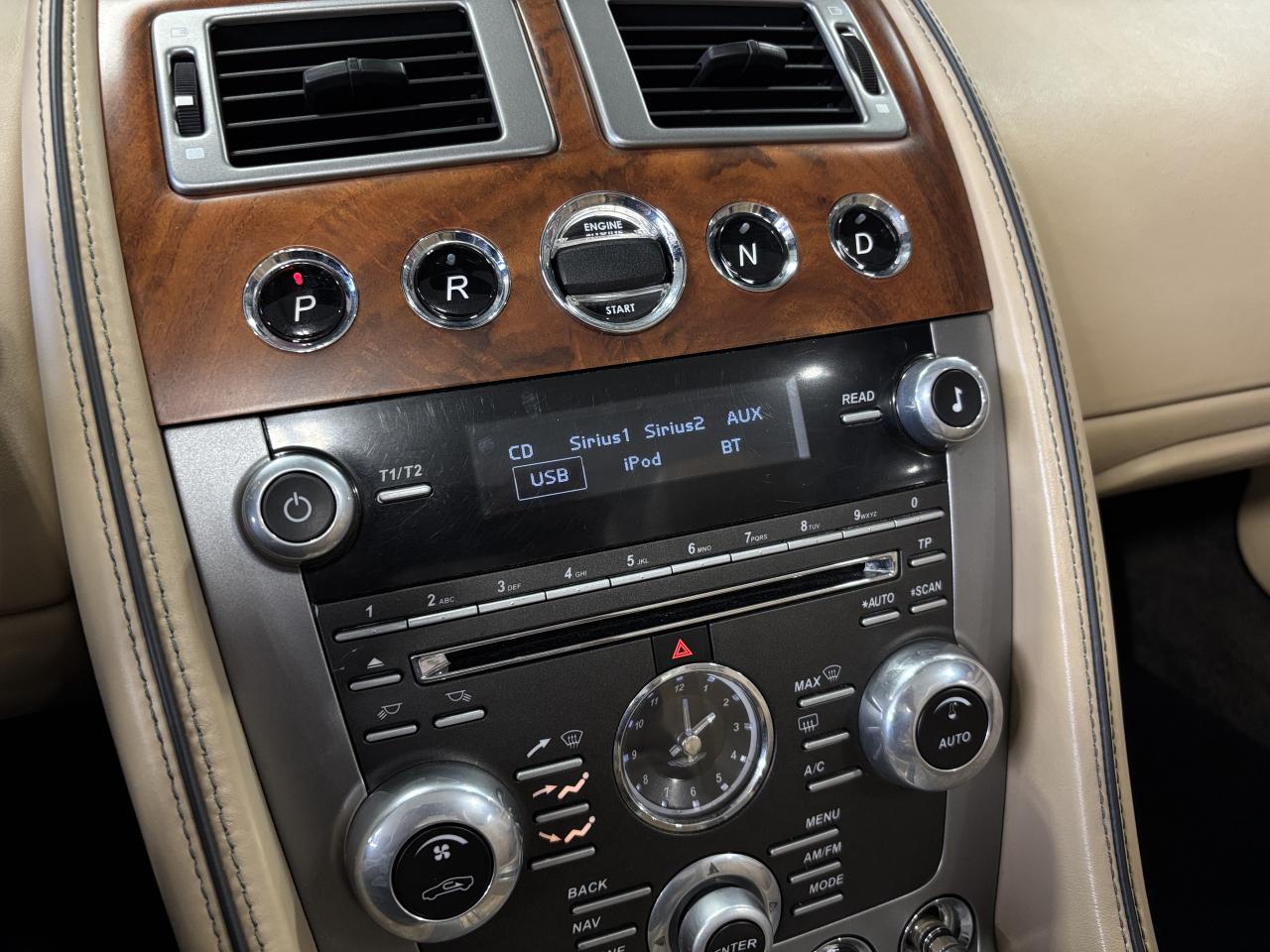 2015 Aston Martin DB9 Volante|V12|RWD|NO LUX TAX|CERAMICBRAKES|NAV|WOOD| - Photo #31