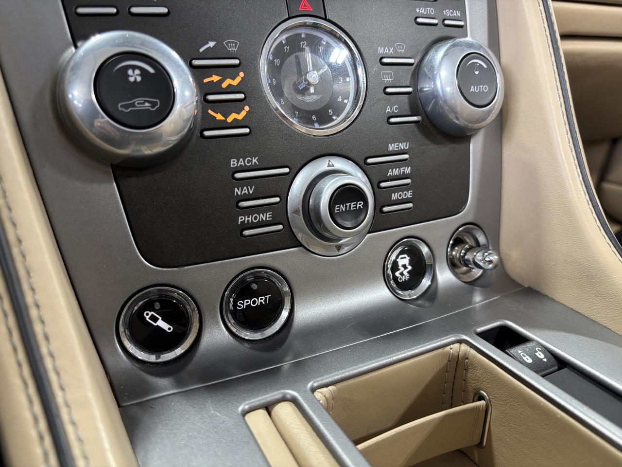 2015 Aston Martin DB9 Volante|V12|RWD|NO LUX TAX|CERAMICBRAKES|NAV|WOOD| - Photo #33